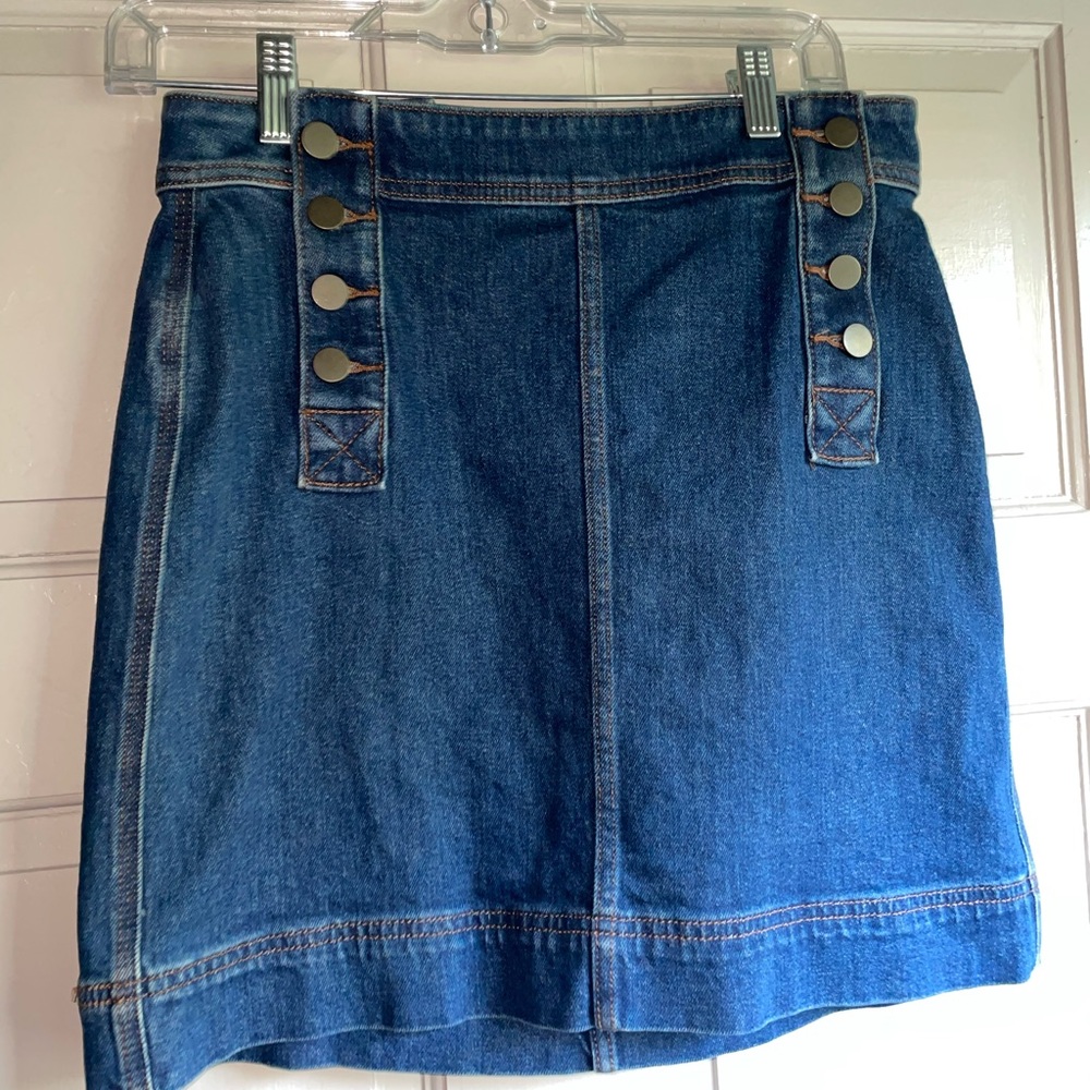Loft denim button skirt. Size 2